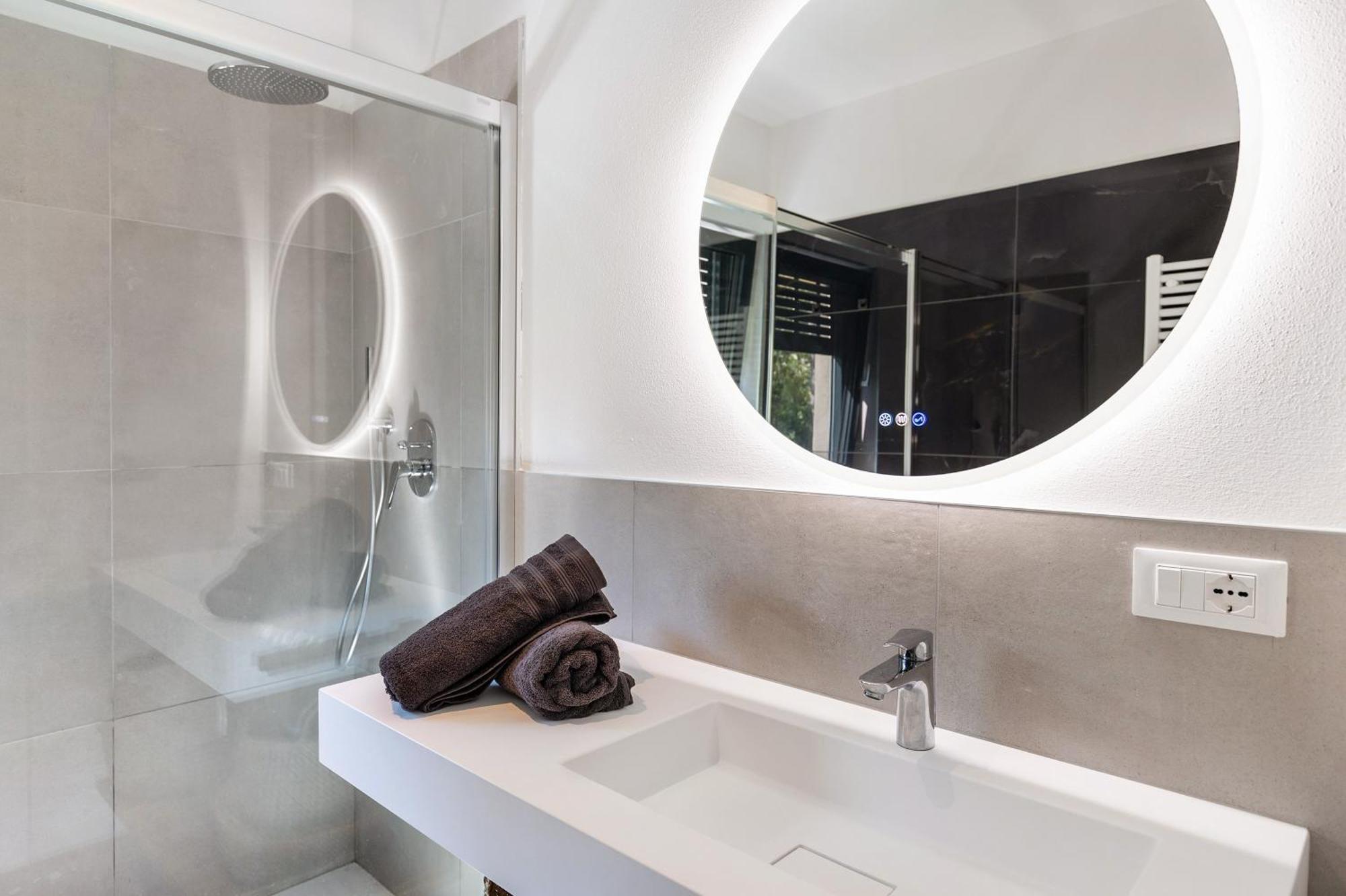 Luma With Private Pool